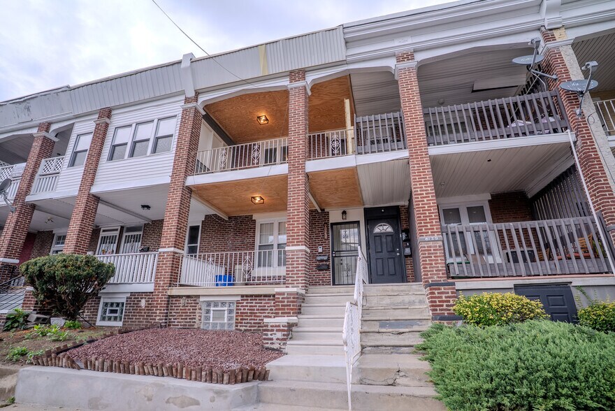 Primary Photo - 6131 W Jefferson St
