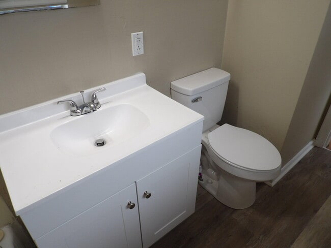 Building Photo - 720 Woodland Ave