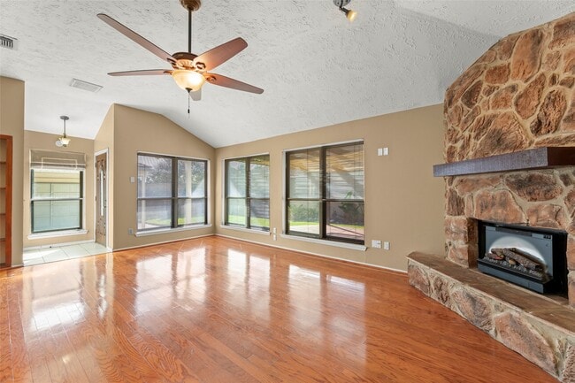 Building Photo - 8307 Autumn Wind Dr