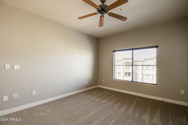 Building Photo - 5450 E Deer Valley Dr
