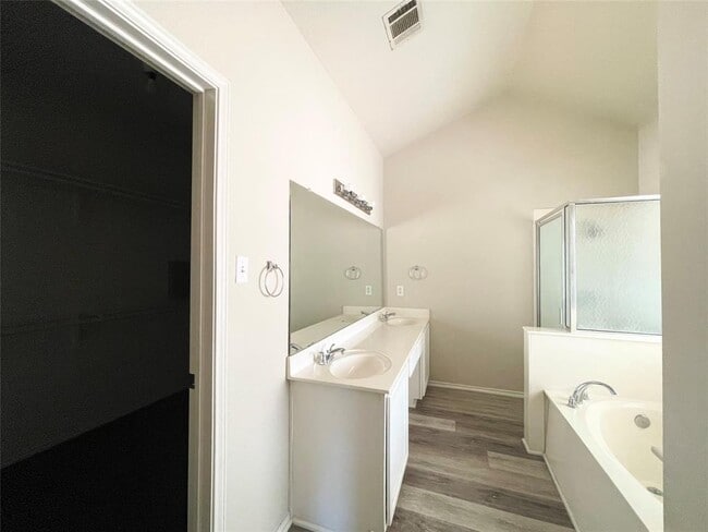 Building Photo - 1506 Amarylis Dr