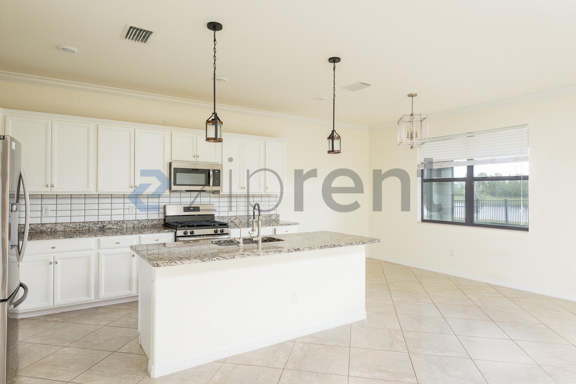 Building Photo - 17006 Blue Rdg Pl