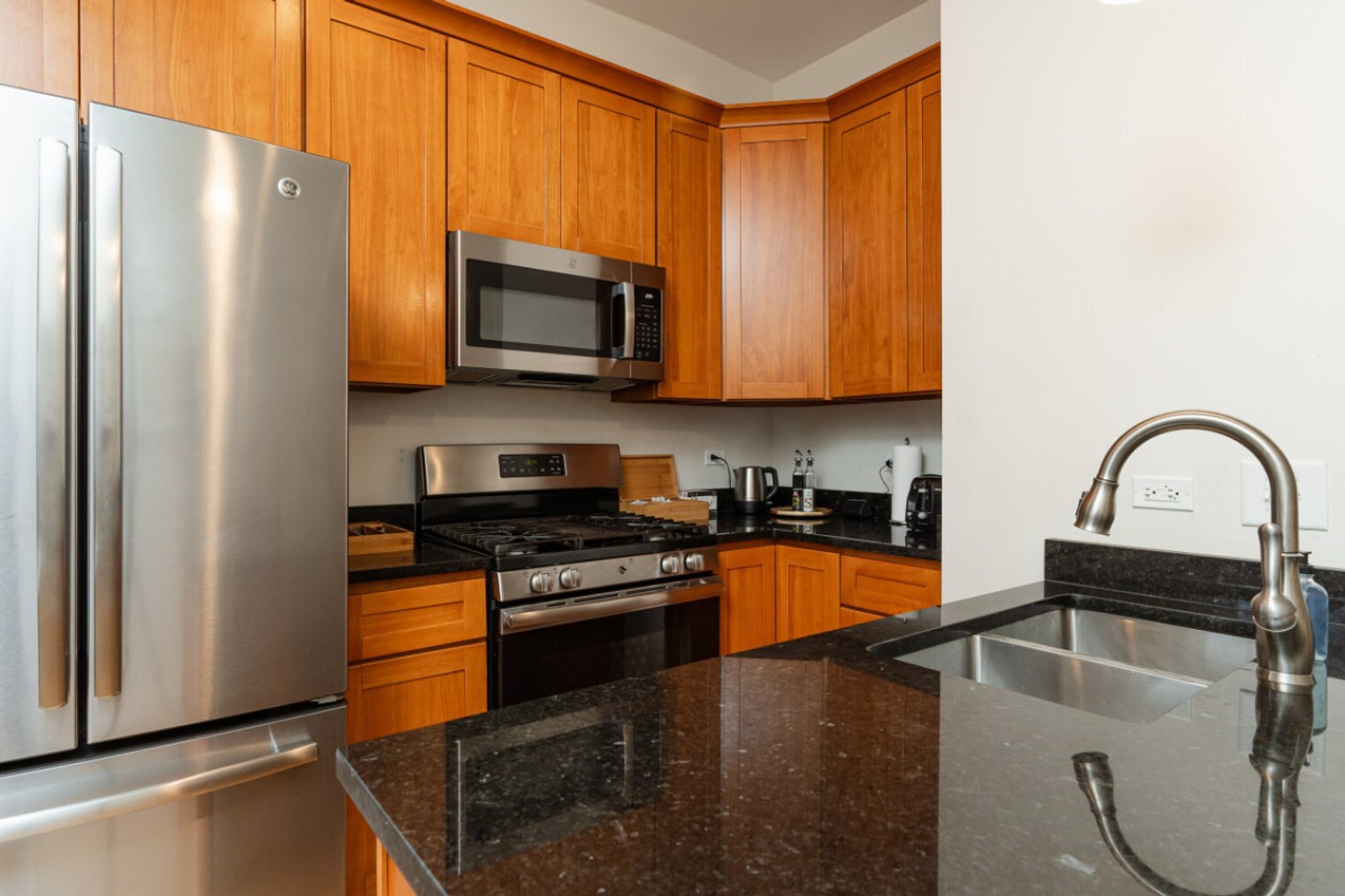 Building Photo - 2149 W Division St