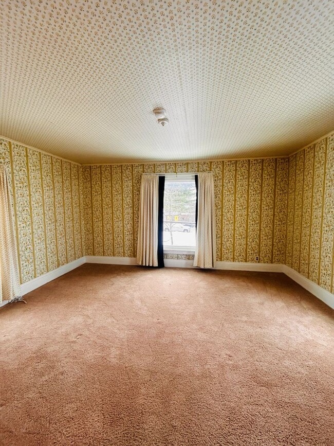 Building Photo - Village of West Carthage 3-4 Bedroom / 1.5 Bath Home