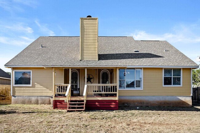 Building Photo - 11 Elmwood Cir