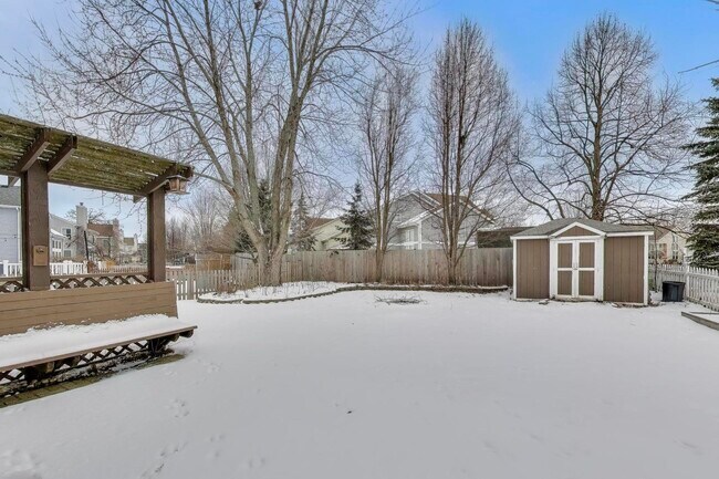 Building Photo - 410 Arlington Ln