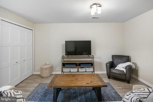 Building Photo - 7433 Hatherleigh Ct