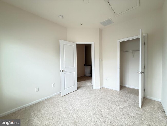 Building Photo - 7296 Dorchester Woods Ln