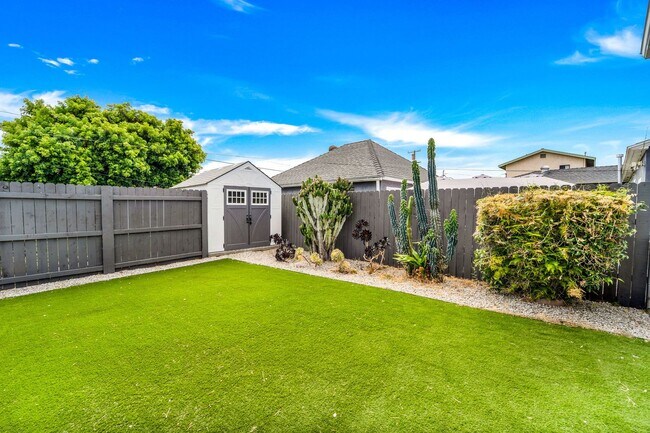 Building Photo - Recently Remodeled Home- MUST SEE!!!!!