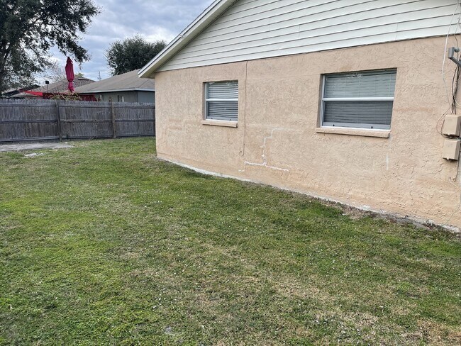 Building Photo - 2-bedroom, 2-bathroom Duplex available.