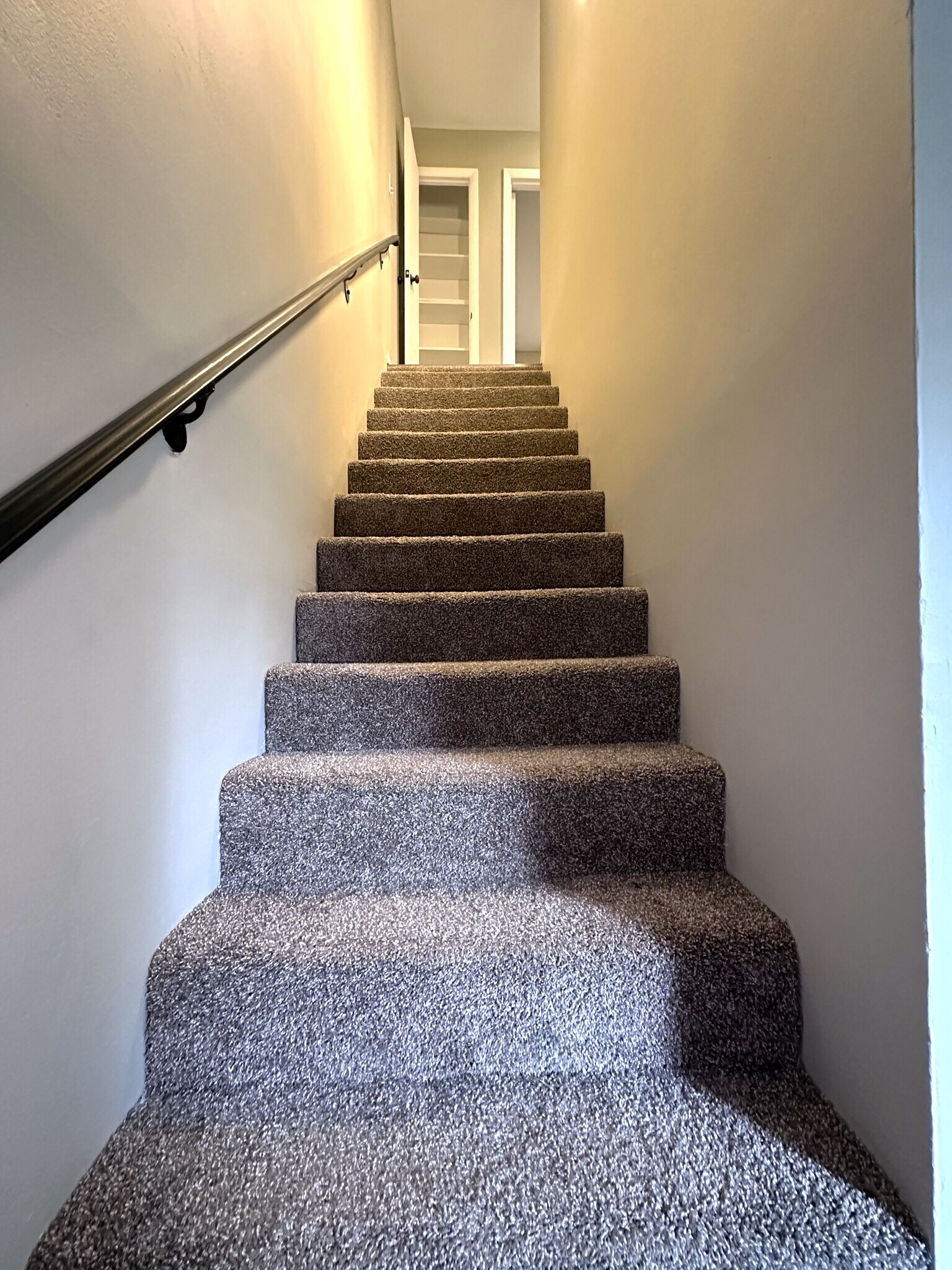 Building Photo - 545 E 3rd St