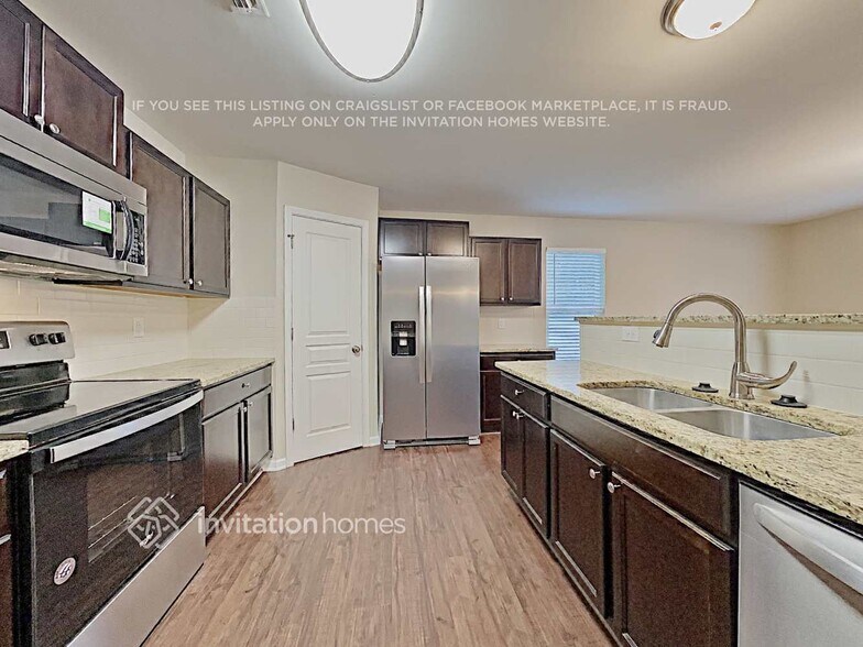 Building Photo - 1827 Carpenter Cabin Dr