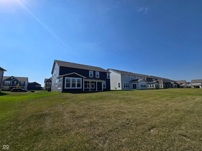 Building Photo - 5128 Summerton St