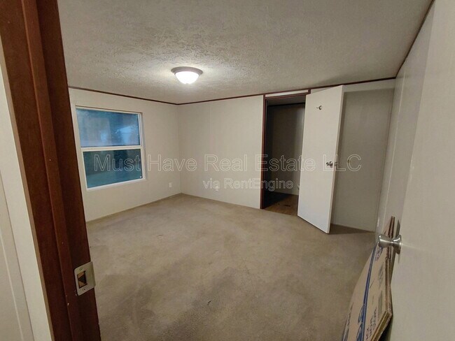 Building Photo - 1691 Zebulon Dr