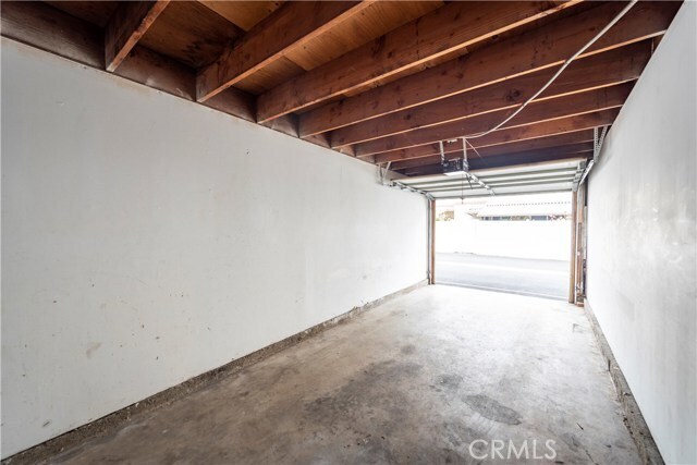 Building Photo - 1439 N Elderberry Ave