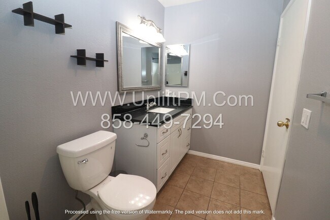 Building Photo - Large 3 Bedroom, 2 Bathroom Condo in Escondido