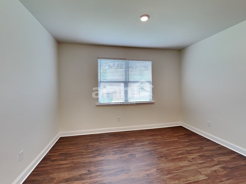 Building Photo - 824 Headland Wy