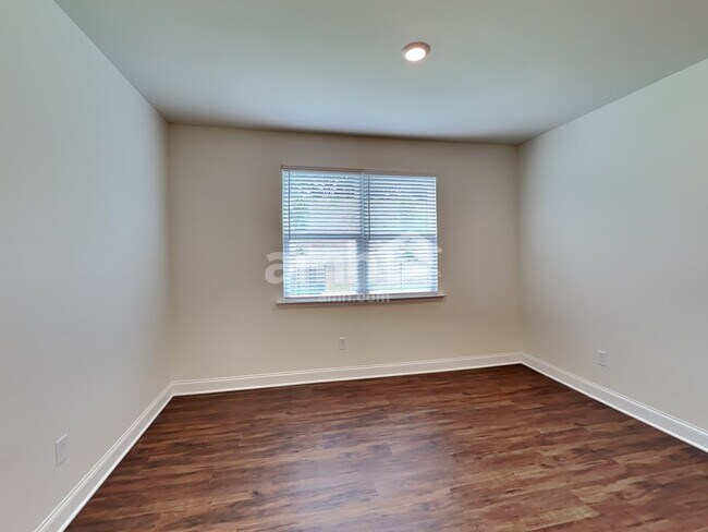 Building Photo - 824 Headland Wy