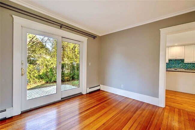 Building Photo - 18 Orchard Ave