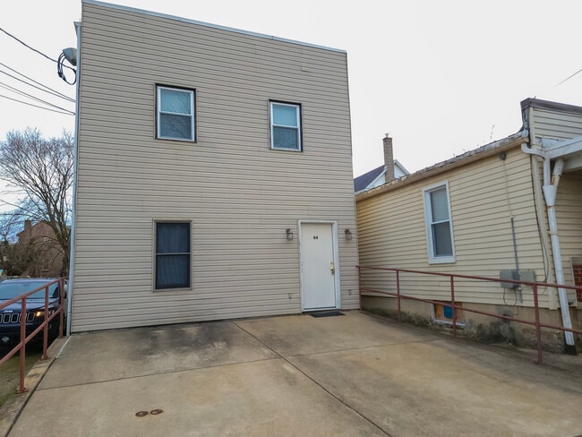 Primary Photo - 84 Gross St