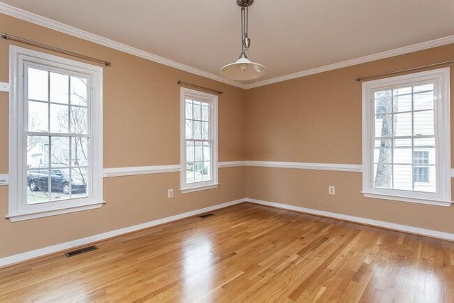 Building Photo - Beautiful 3 Bedroom, 2 Bathroom Home in Chesterfield ***Available Early-Mid June 2026***