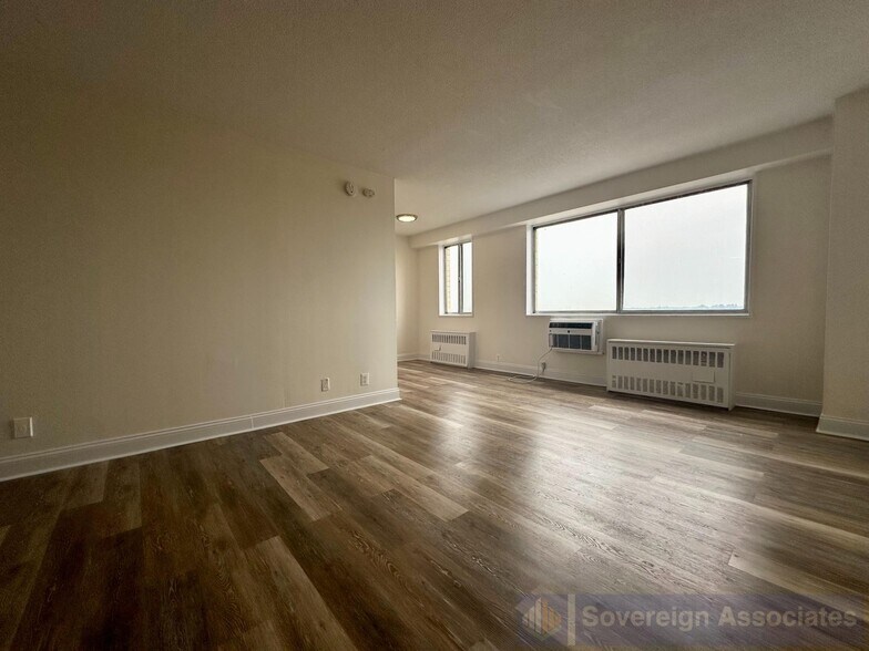 Primary Photo - 40 E Sidney Ave