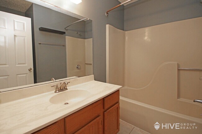 Building Photo - Bright and Spacious Home with a Fantastic Layout and Outdoor Space