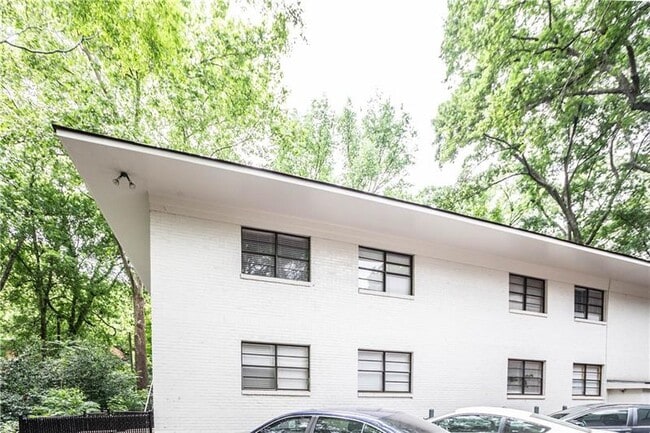 Building Photo - 711 Argonne Ave NE