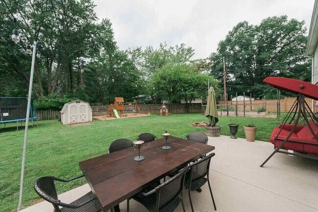 Building Photo - Well-Appointed East-Side Home with Exceptional Living Space in Sycamore Knolls