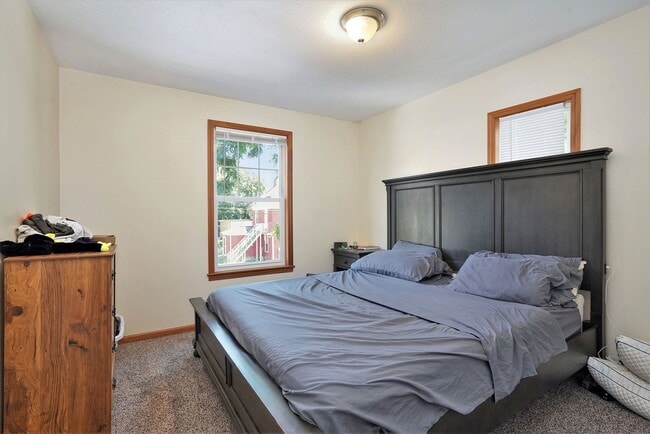 Building Photo - AVAILABLE IN NOVEMBER! 3 Bedroom, 1.5 Bath House in Grand Rapids