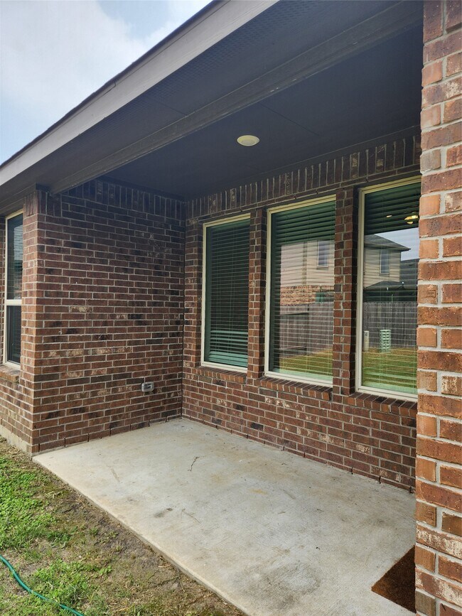 Building Photo - 8519 Golden Field Dr