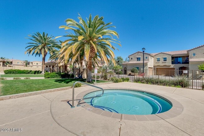 Building Photo - 1367 S Country Club Dr