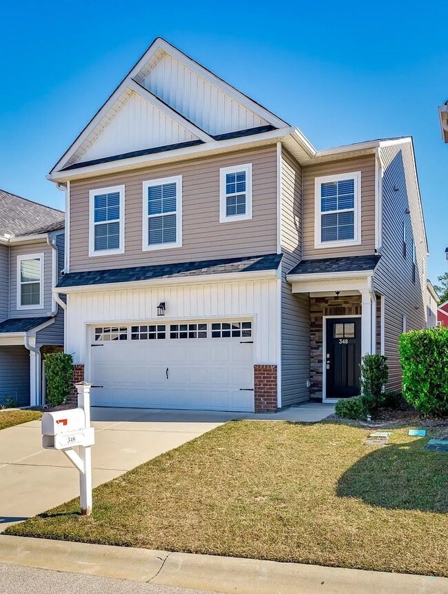 Building Photo - Like-new home located at the heart of the ...