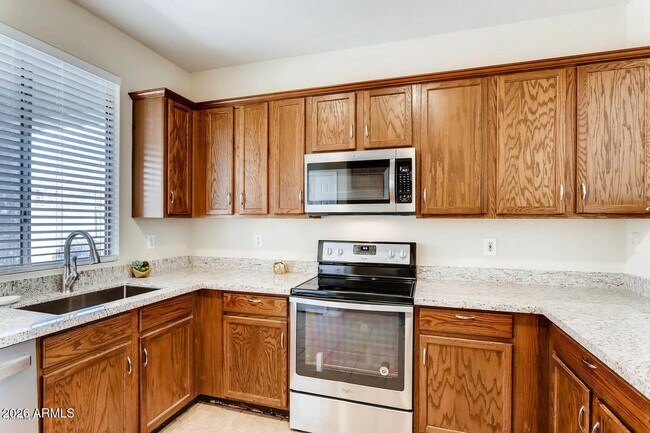 Building Photo - 15261 W Custer Ln