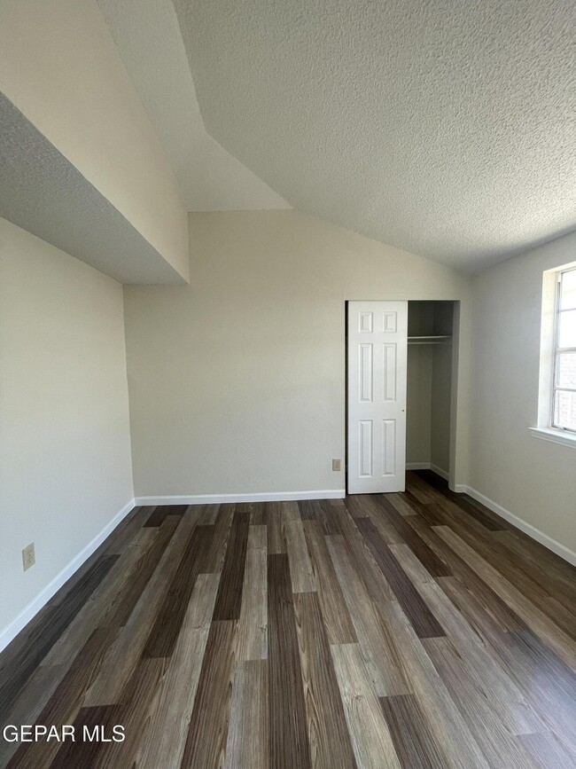 Building Photo - 849 Montera Rd