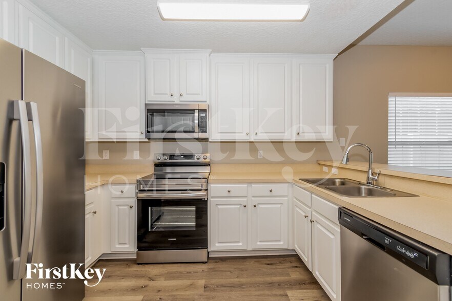 Building Photo - 3875 Pebble Brooke Circle South