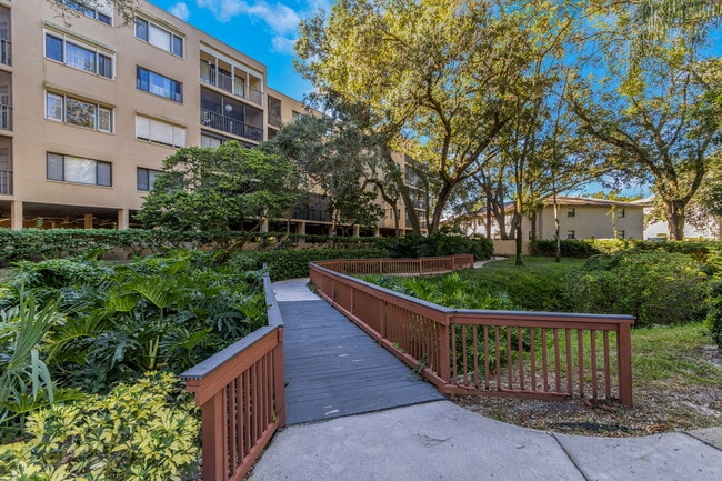 Building Photo - 3062 Eastland Blvd