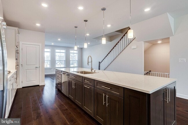 Building Photo - 43469 Grandmoore St