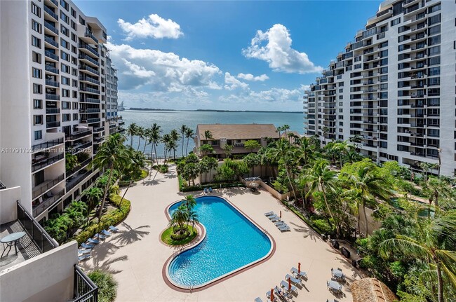 Building Photo - 540 Brickell Key Dr