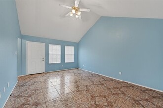 Building Photo - 5518 Rio Ramos St