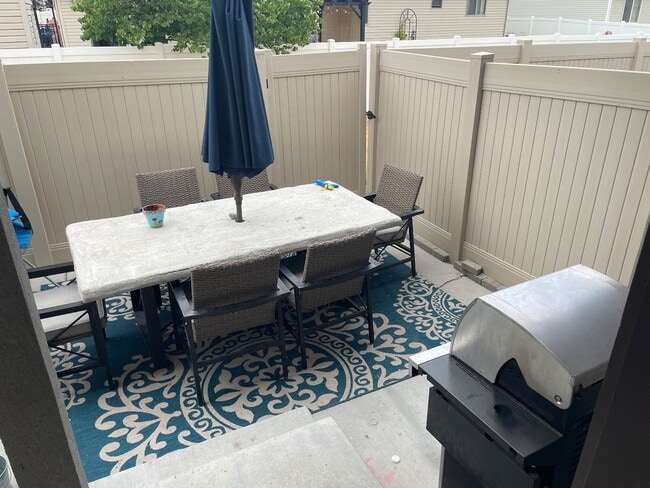 Building Photo - 714 S 150 E