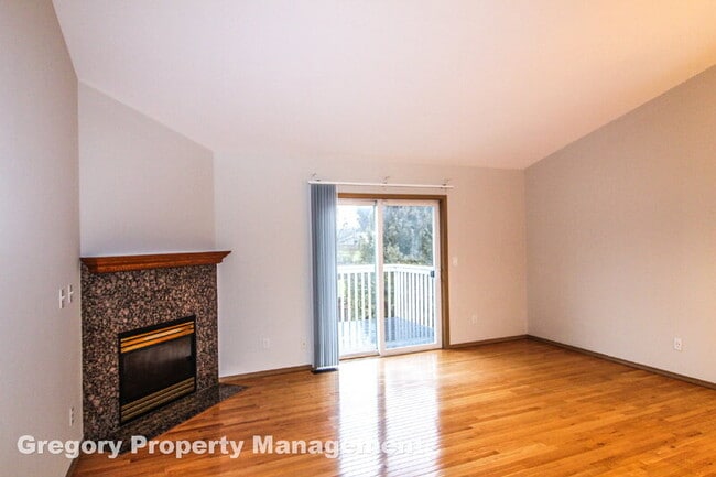 Building Photo - 13609 46th Ave SE