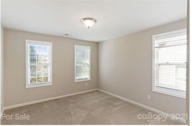 Building Photo - 6126 Trailwater Rd