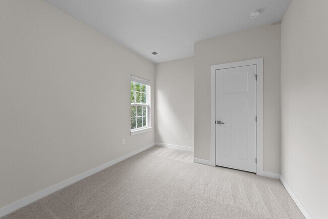 Building Photo - 3700 Horton Hill Dr