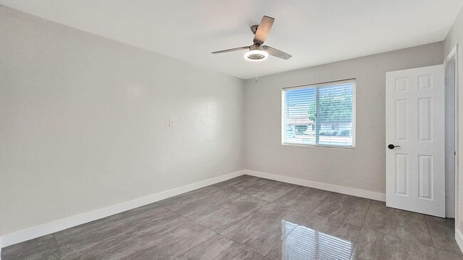 Building Photo - 1216 E Desert Park Ln