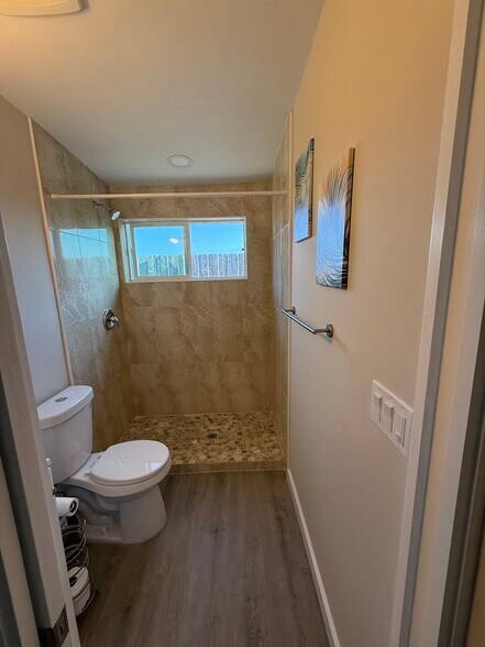 Building Photo - 508 Leghorn Ave