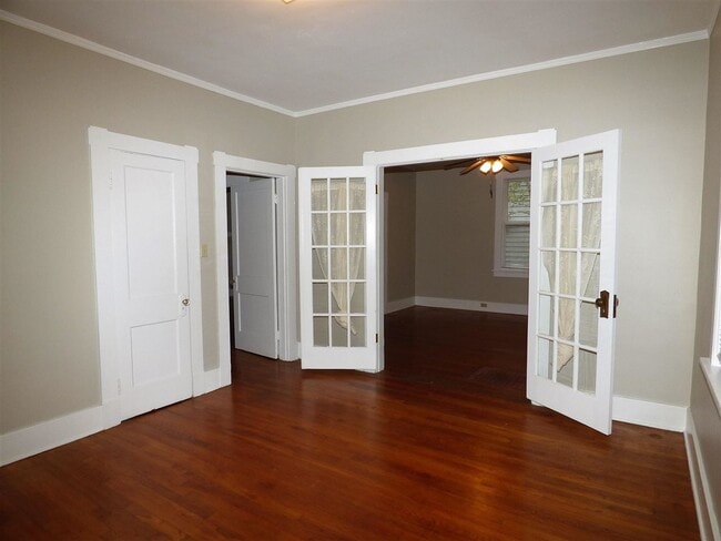 Building Photo - 447 Dickinson St