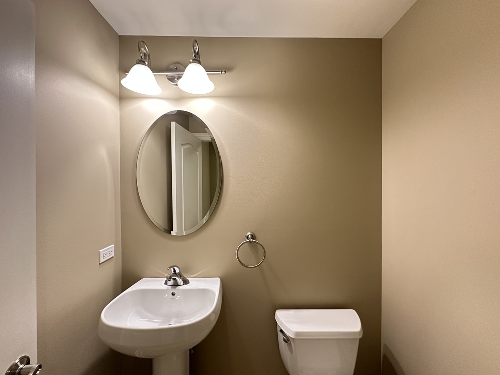 Building Photo - 2 Itasca Place