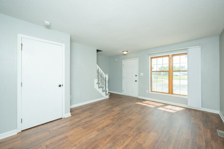 Building Photo - 675 Ashworth Dr