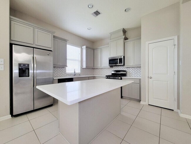 Building Photo - 219 Biltmore Loop